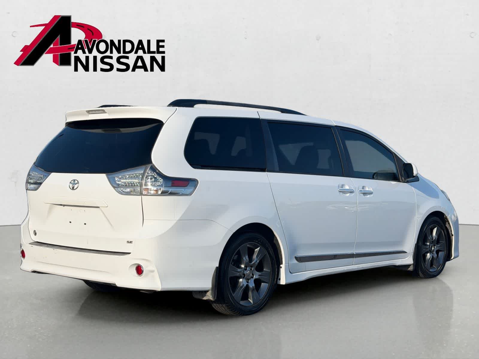 Thumbnail: 2015 Toyota Sienna - 6