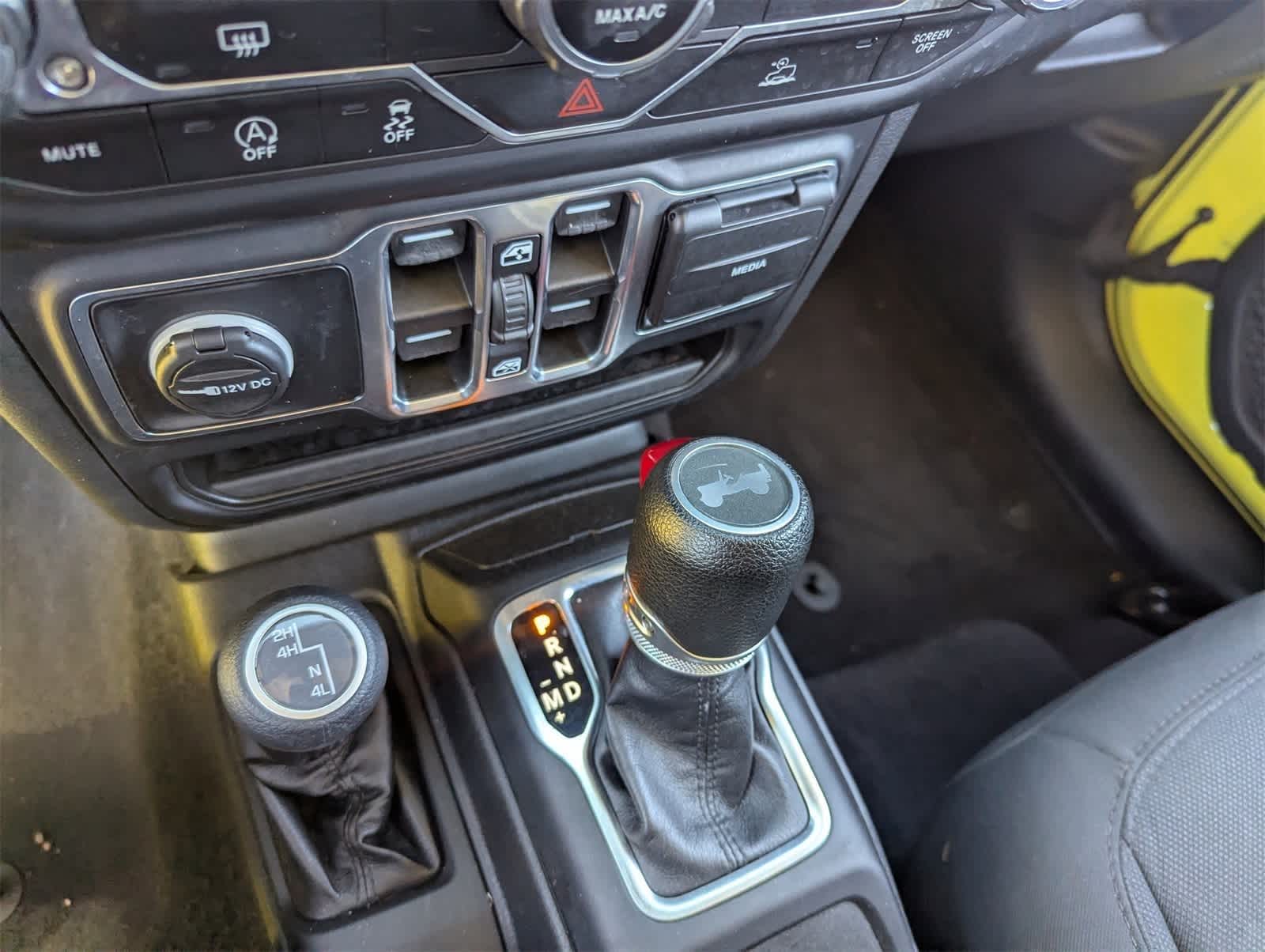 Thumbnail: 2023 Jeep Wrangler - 30