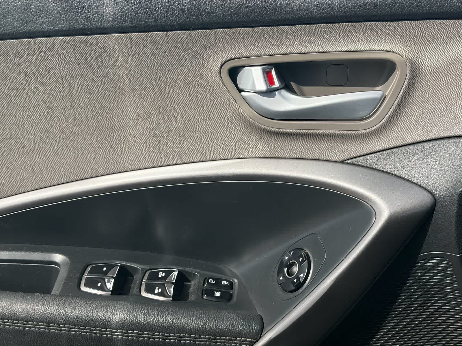 Thumbnail: 2017 Hyundai Santa Fe - 16