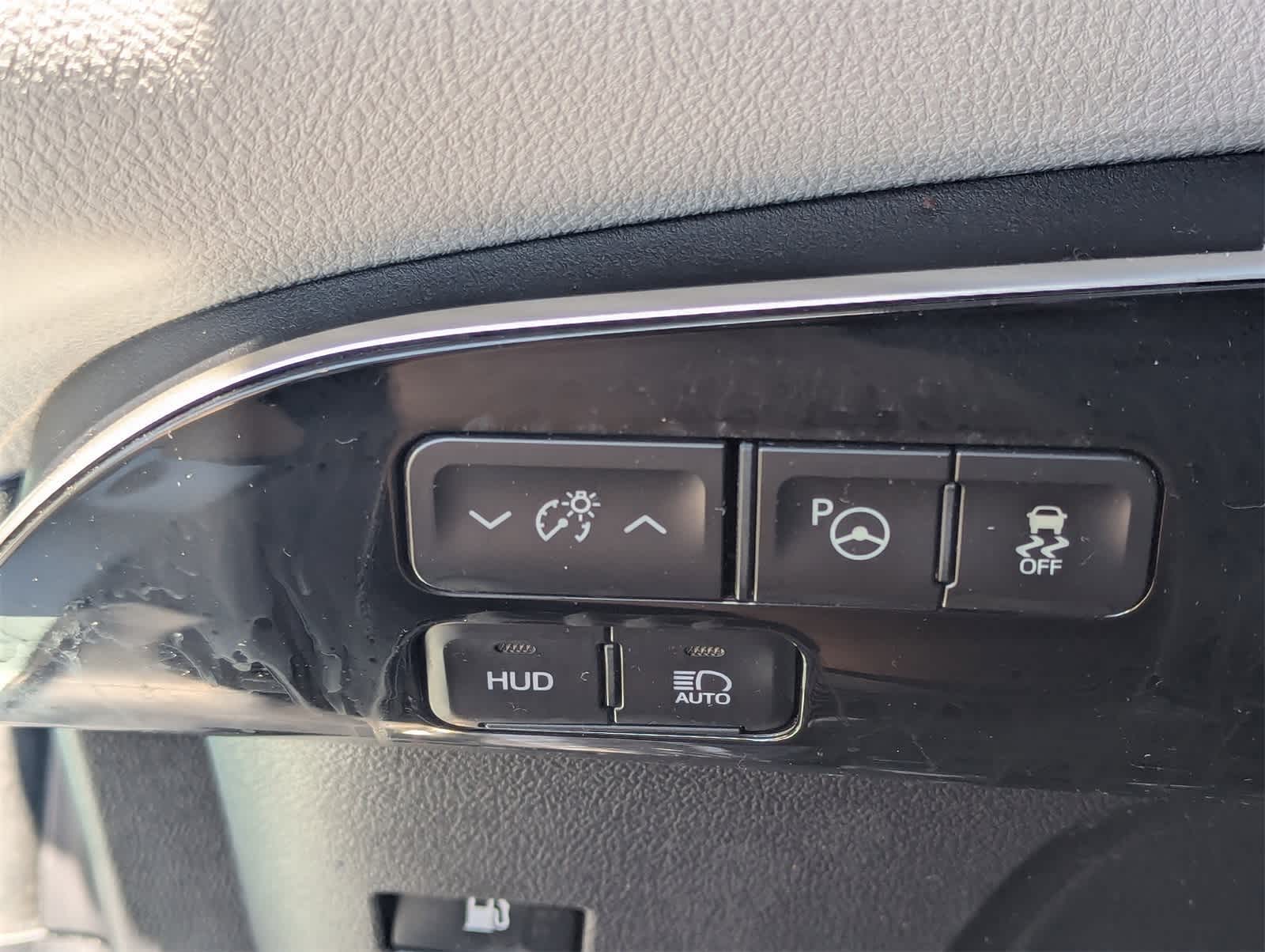 Thumbnail: 2022 Toyota Prius - 32