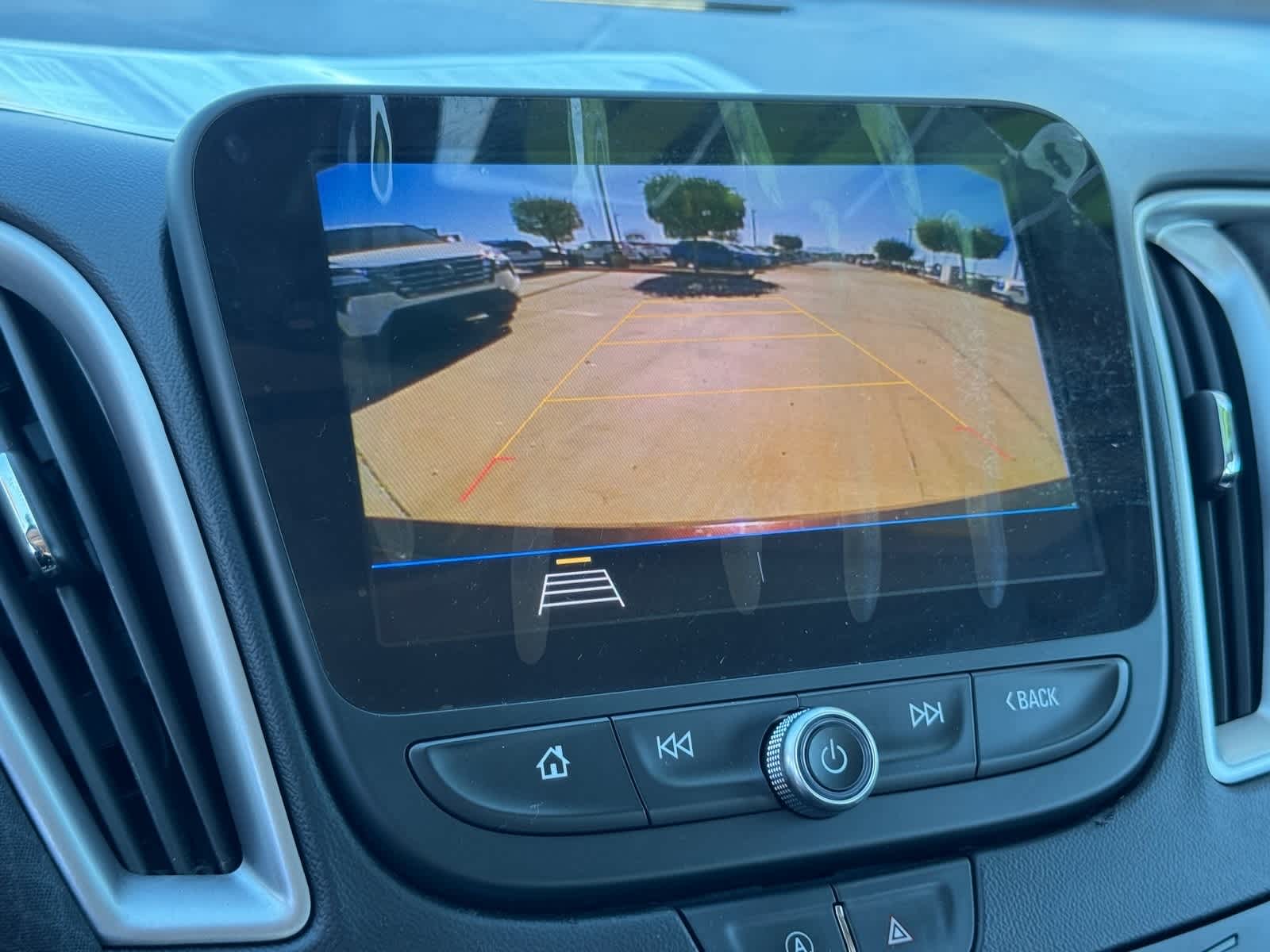 Thumbnail: 2020 Chevrolet Malibu - 24