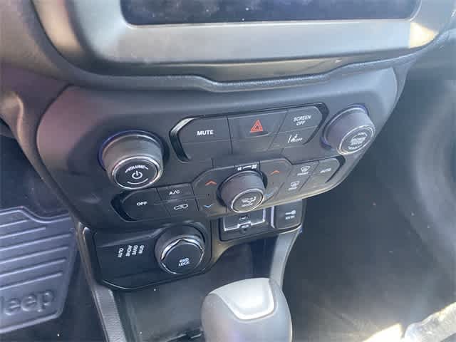 Thumbnail: 2023 Jeep Renegade - 16
