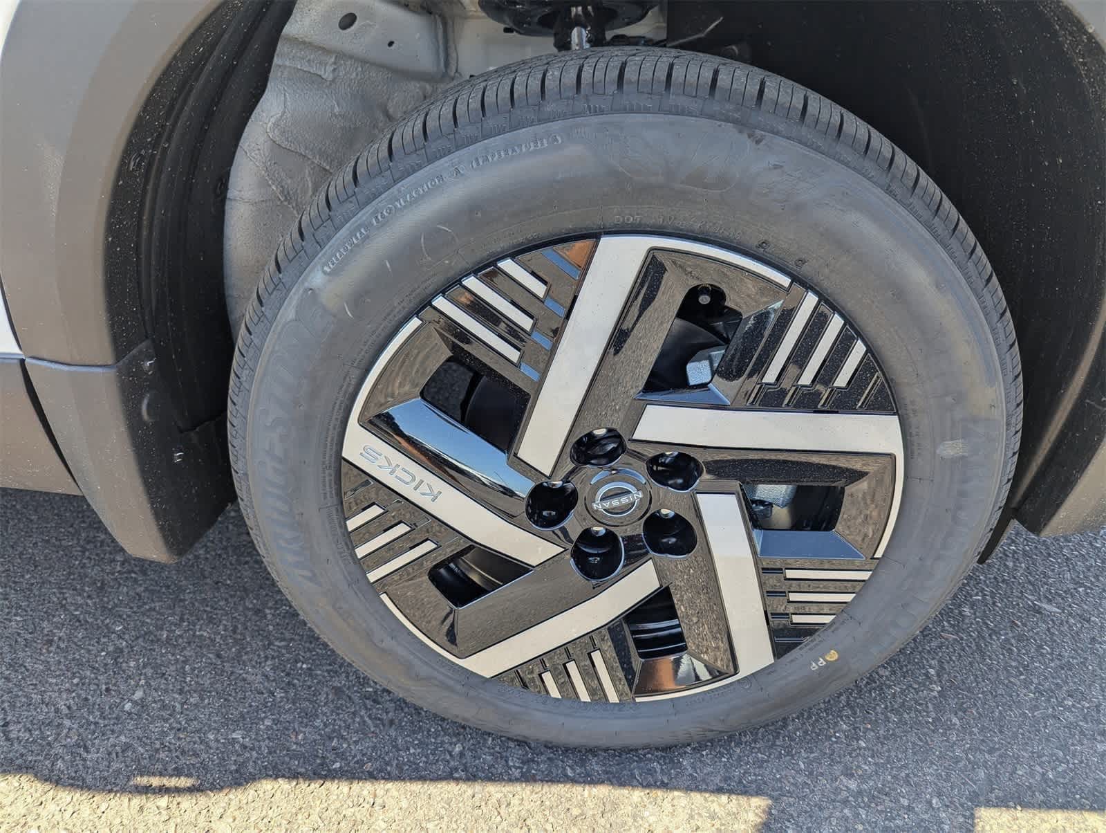 Thumbnail: 2026 Nissan Kicks - 10