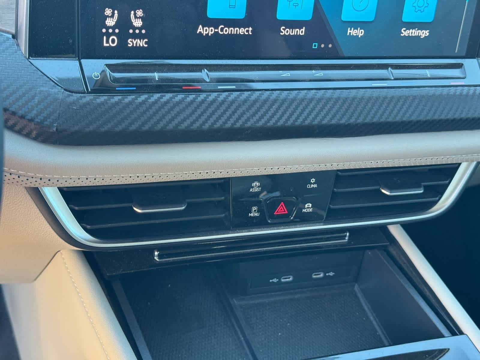 Thumbnail: 2024 Volkswagen Atlas - 16