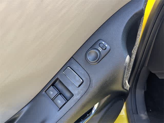 Thumbnail: 2015 Chevrolet Camaro - 10