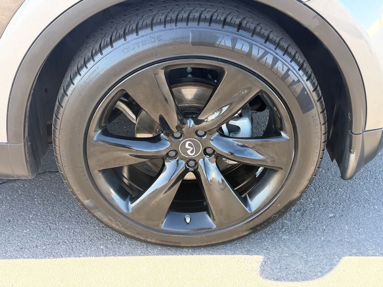 Thumbnail: 2016 INFINITI QX70 - 9