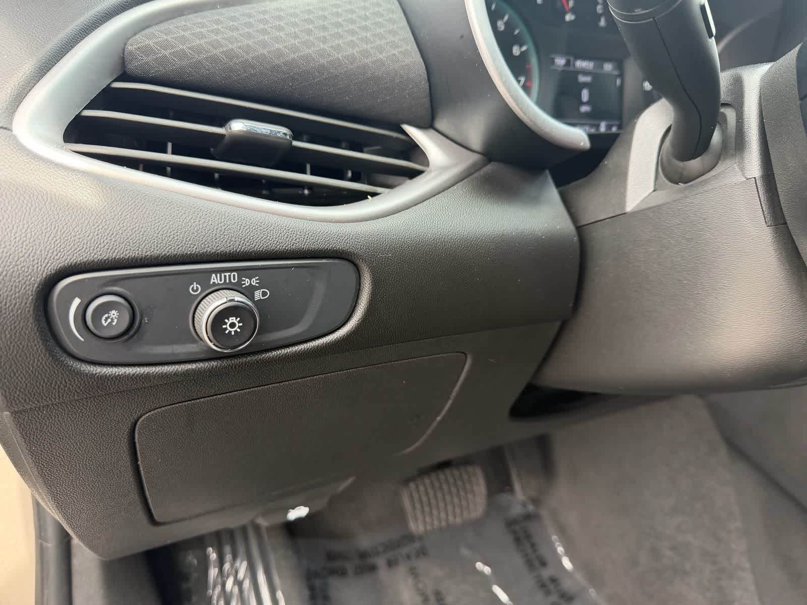 Thumbnail: 2024 Chevrolet Malibu - 22