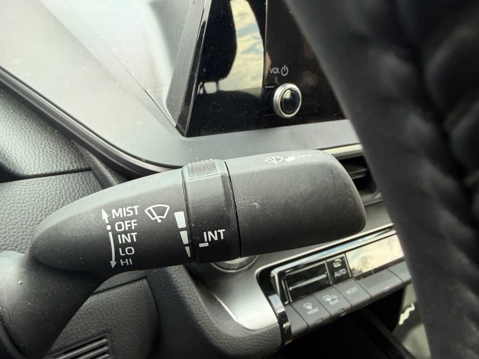 Thumbnail: 2023 Toyota Prius - 10