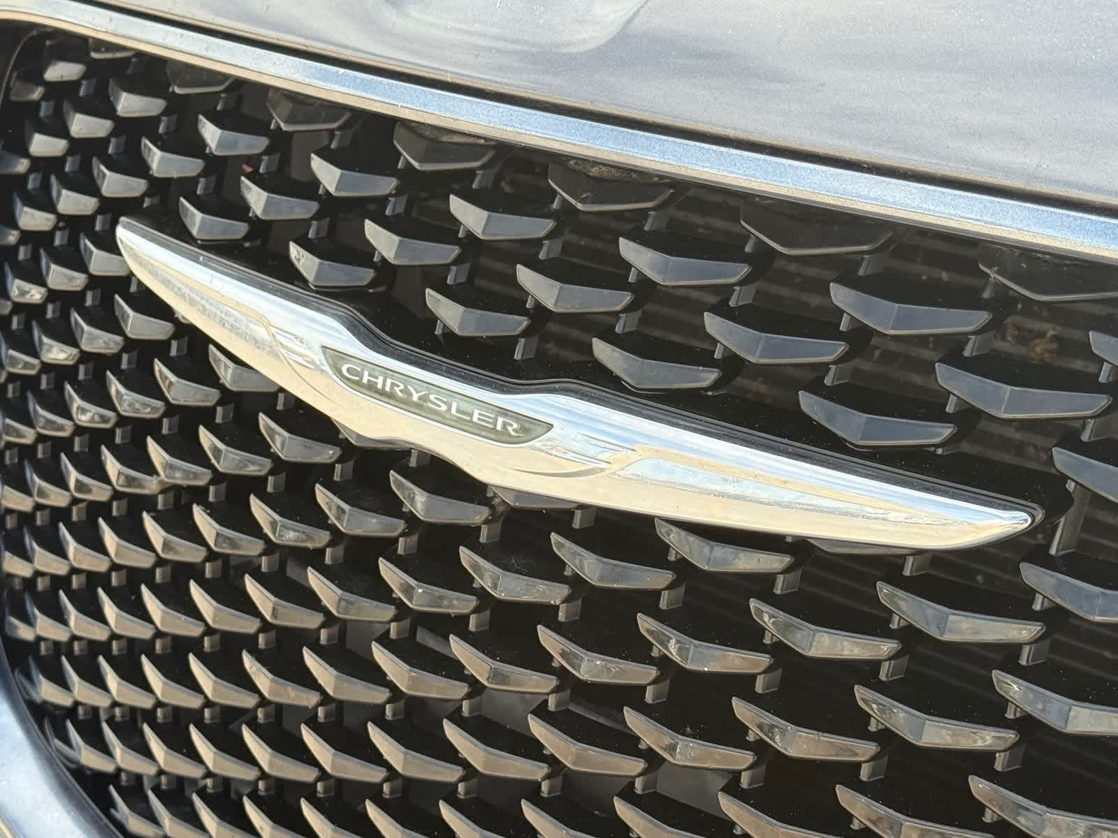 Thumbnail: 2018 Chrysler 300 - 32