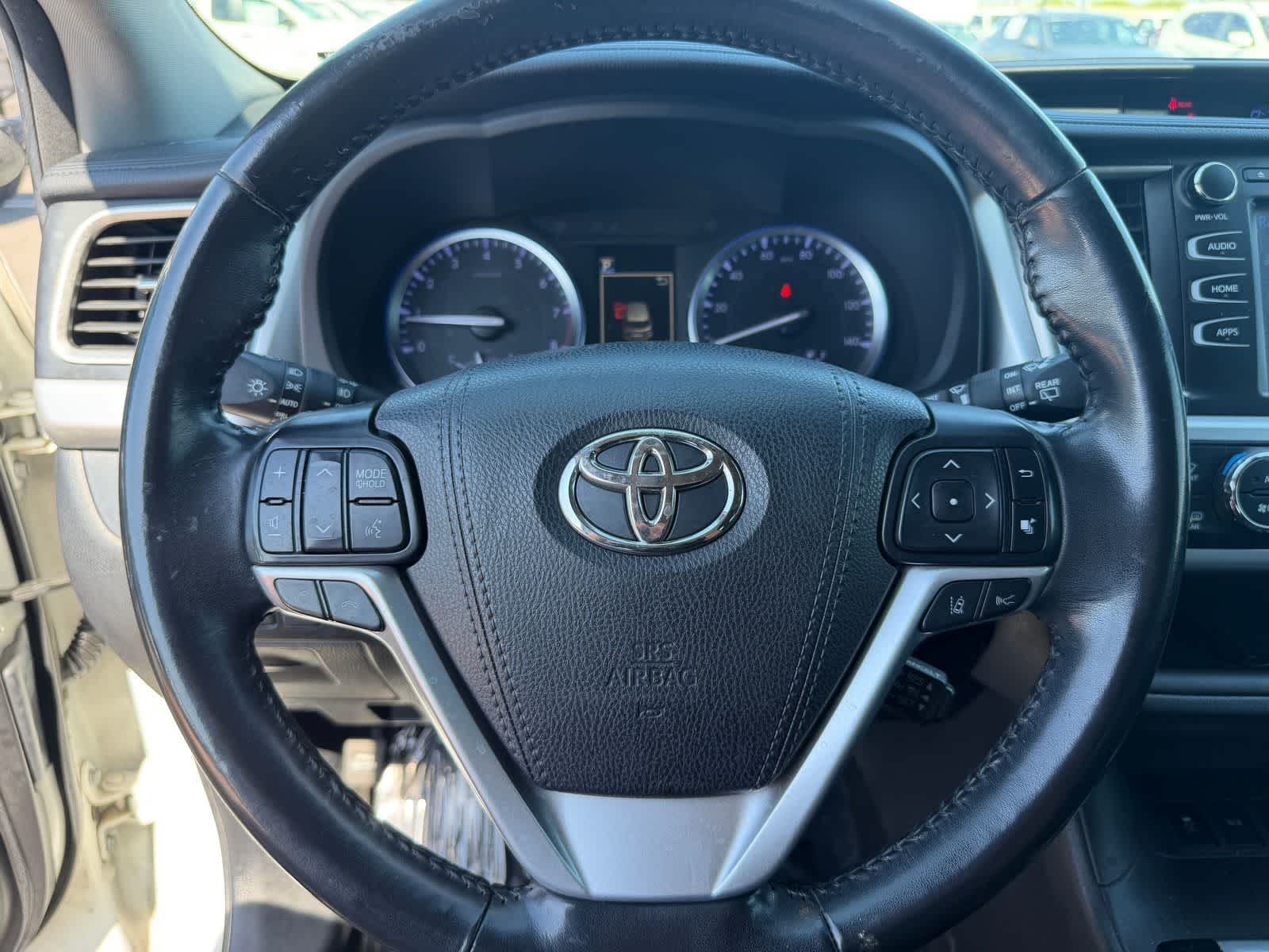 Thumbnail: 2018 Toyota Highlander - 17