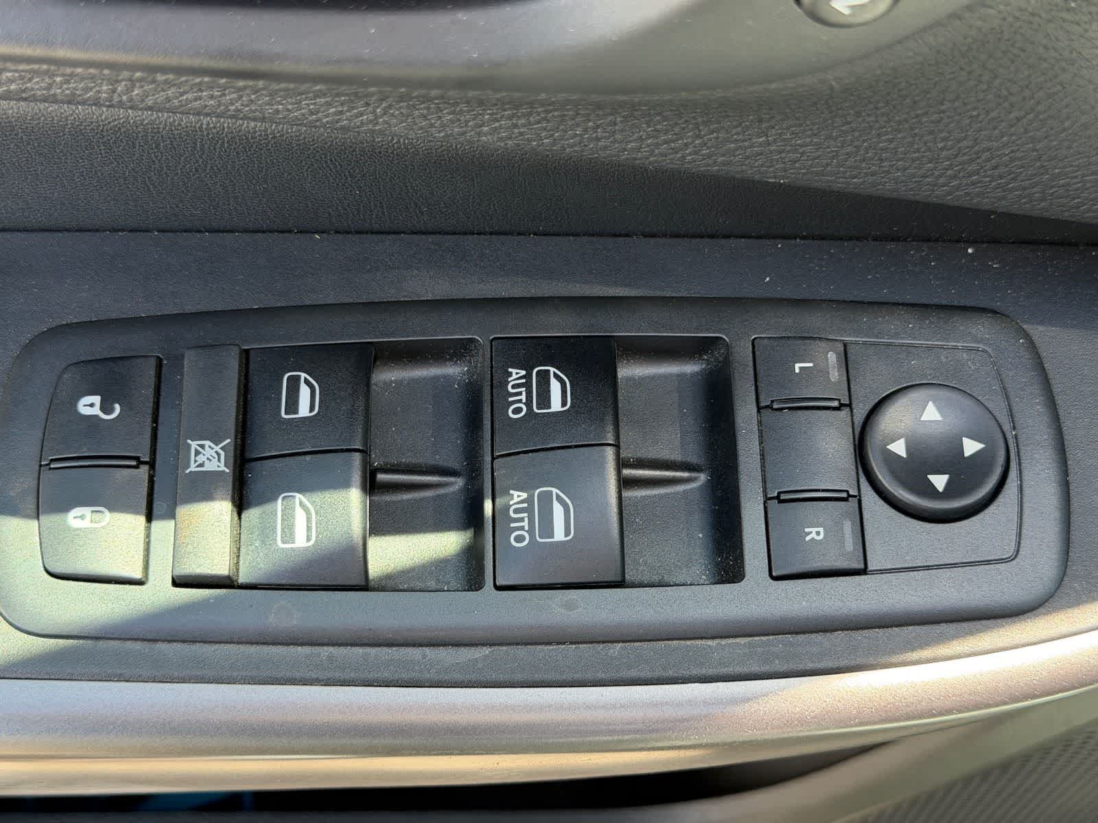 Thumbnail: 2019 Jeep Cherokee - 7