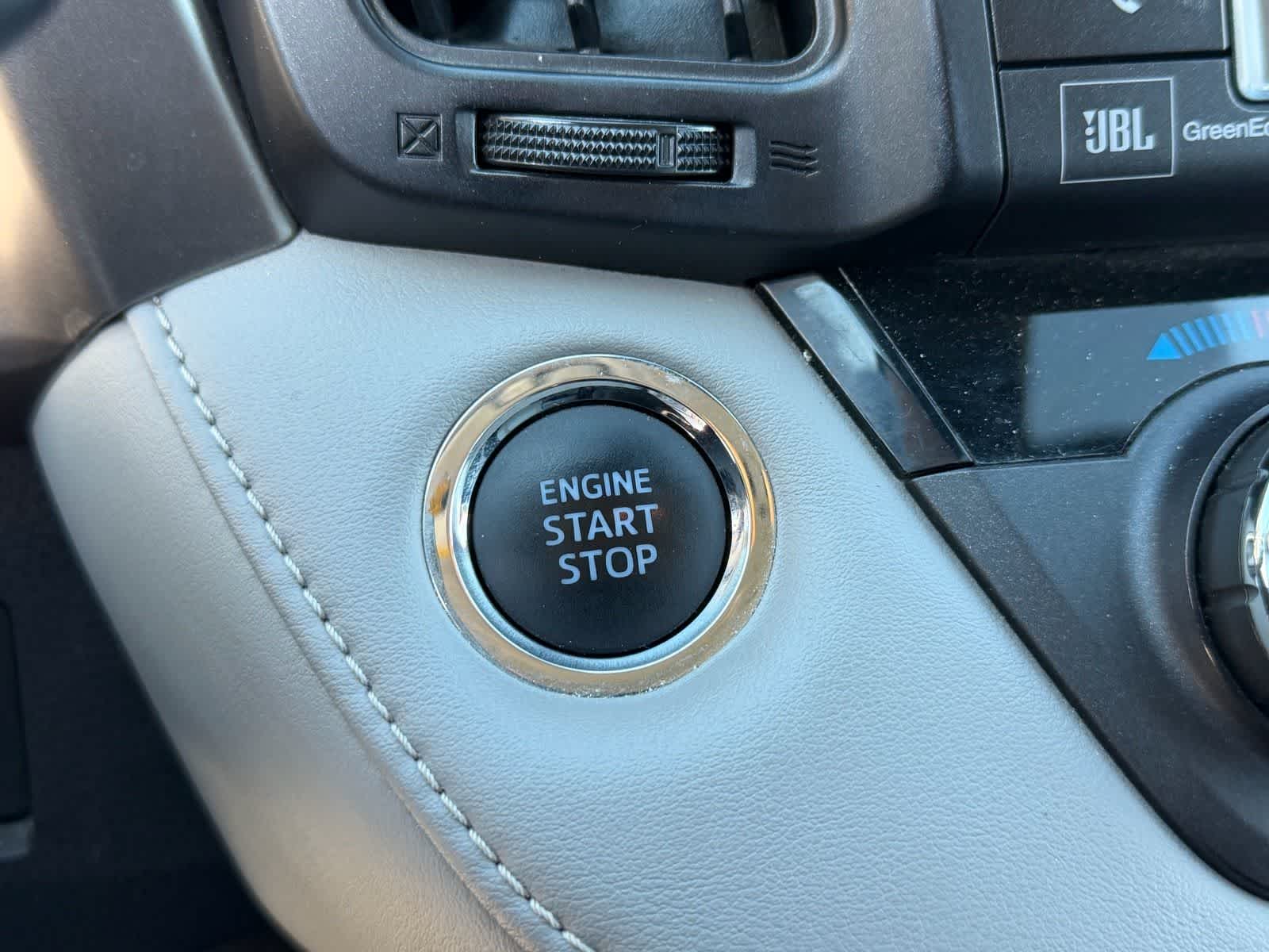 Thumbnail: 2018 Toyota RAV4 - 10