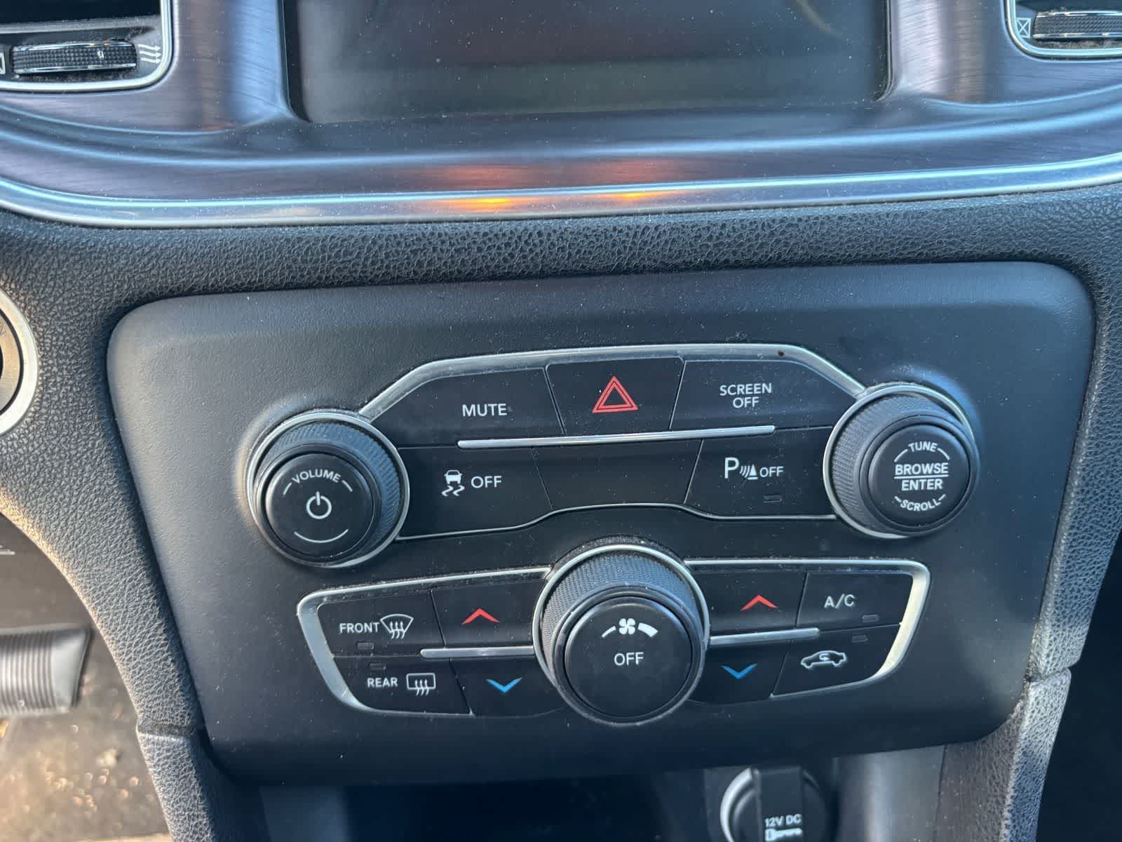 Thumbnail: 2017 Dodge Charger - 10