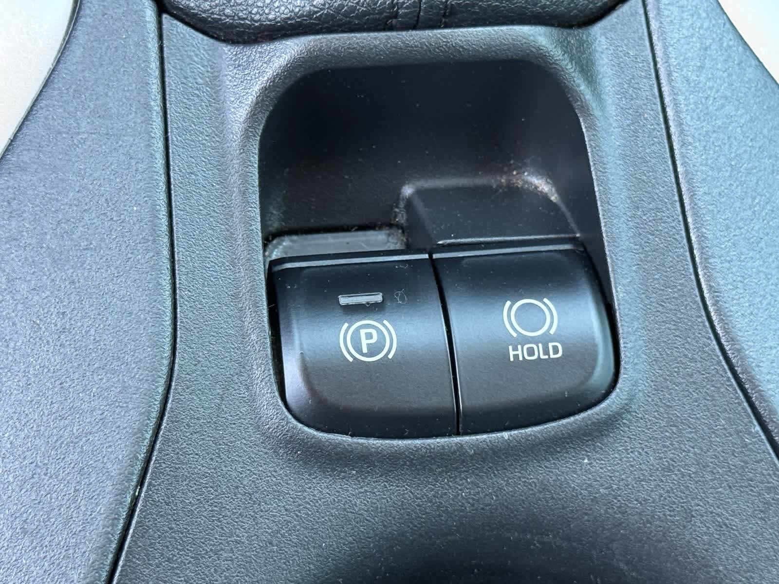 Thumbnail: 2022 Toyota Corolla Cross - 24