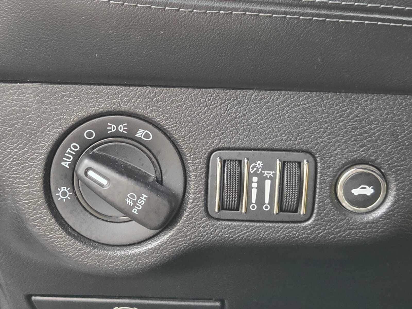 Thumbnail: 2020 Dodge Challenger - 13