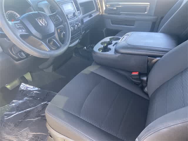 Thumbnail: 2019 RAM 1500 Classic - 2