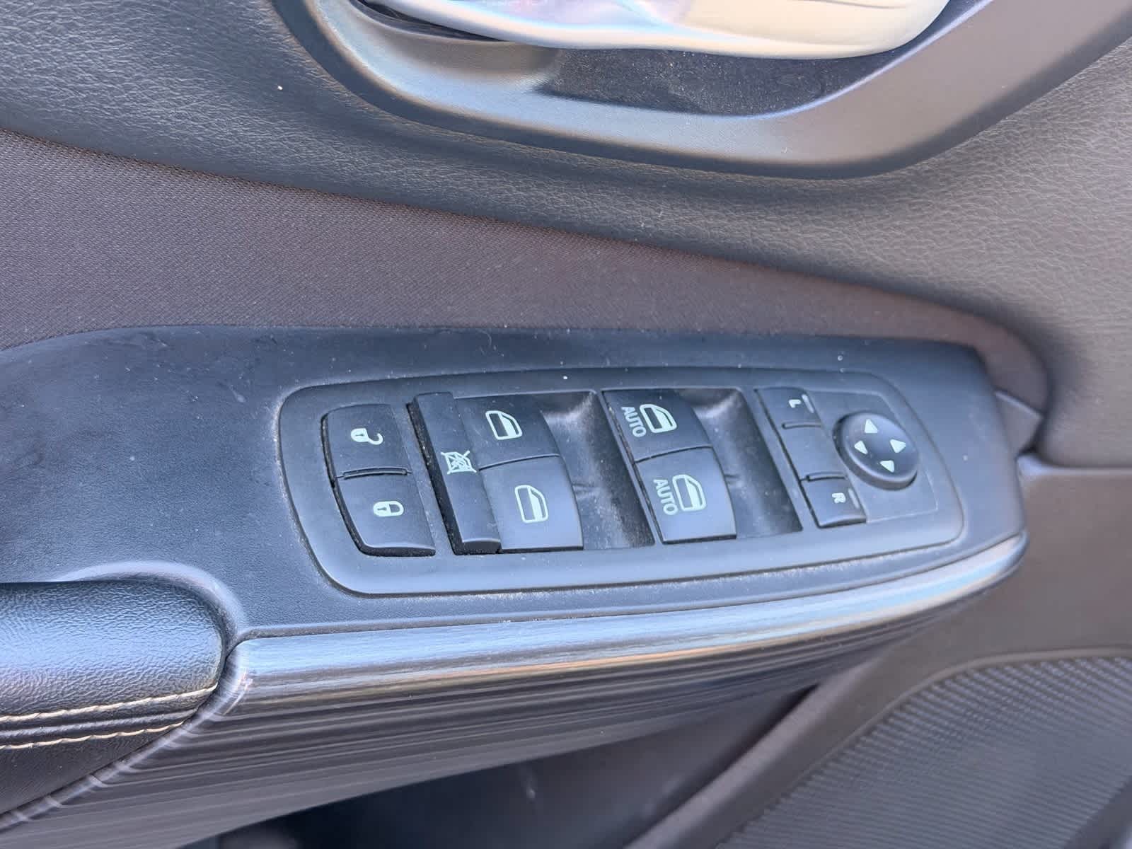 Thumbnail: 2015 Jeep Cherokee - 14