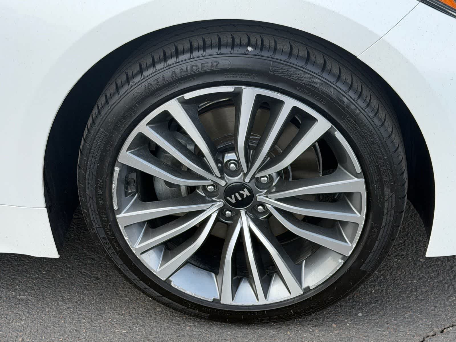 Thumbnail: 2019 Kia Stinger - 10