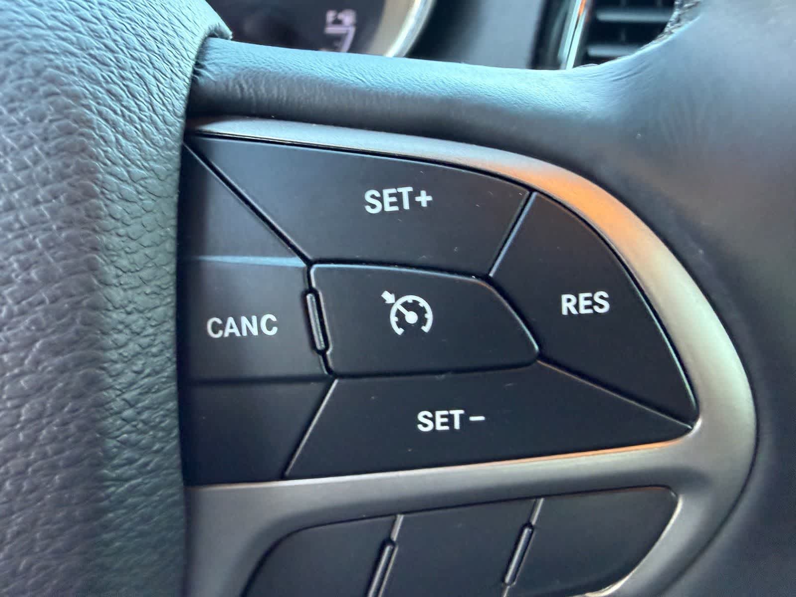 Thumbnail: 2019 Jeep Grand Cherokee - 16