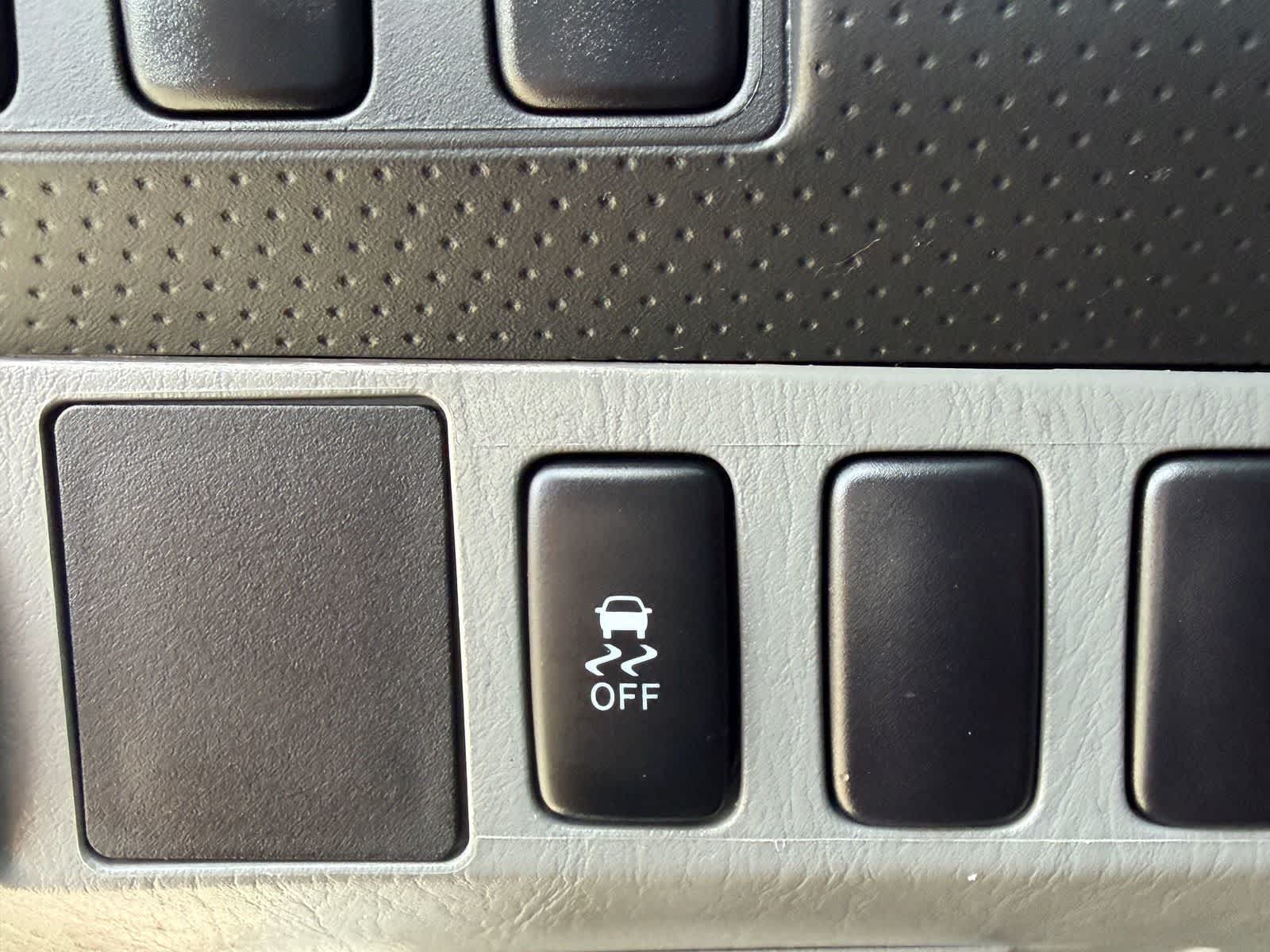 Thumbnail: 2015 Toyota Tacoma - 25