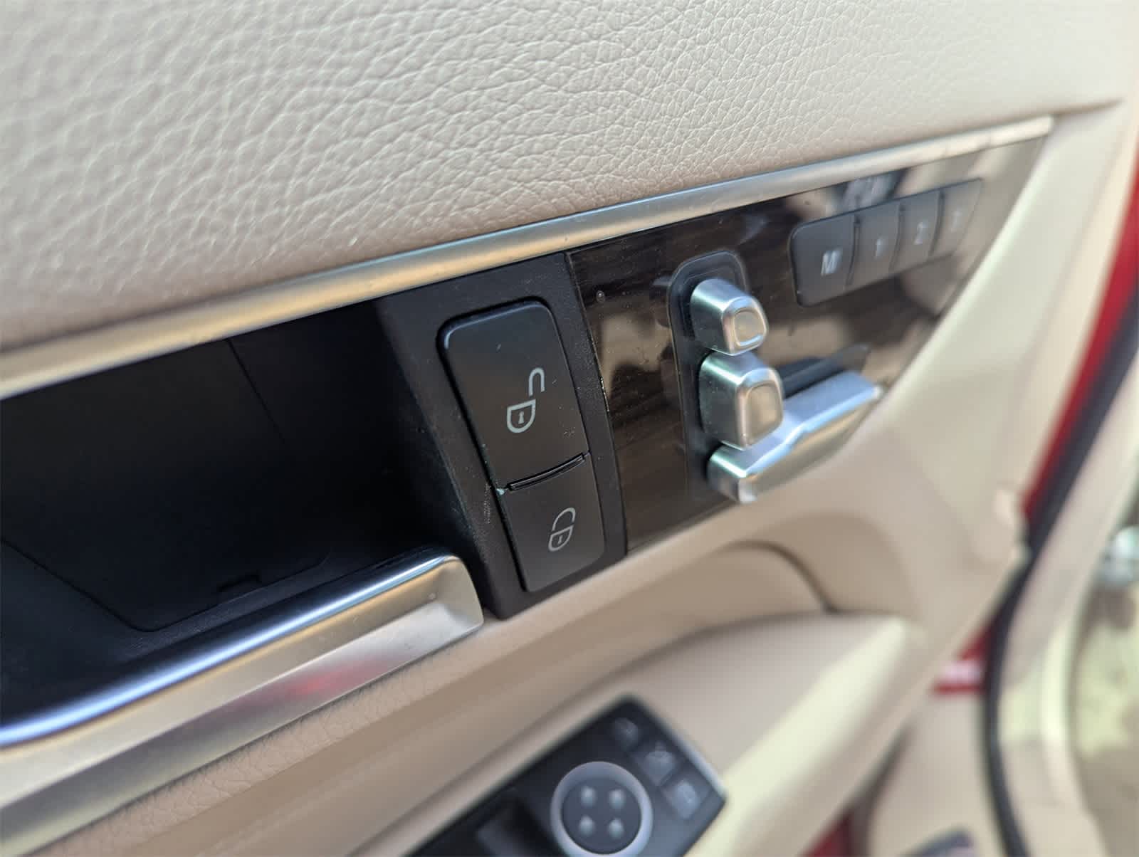Thumbnail: 2016 Mercedes-Benz E-Class - 17