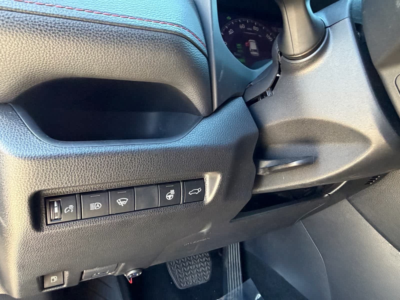 Thumbnail: 2022 Toyota RAV4 - 23