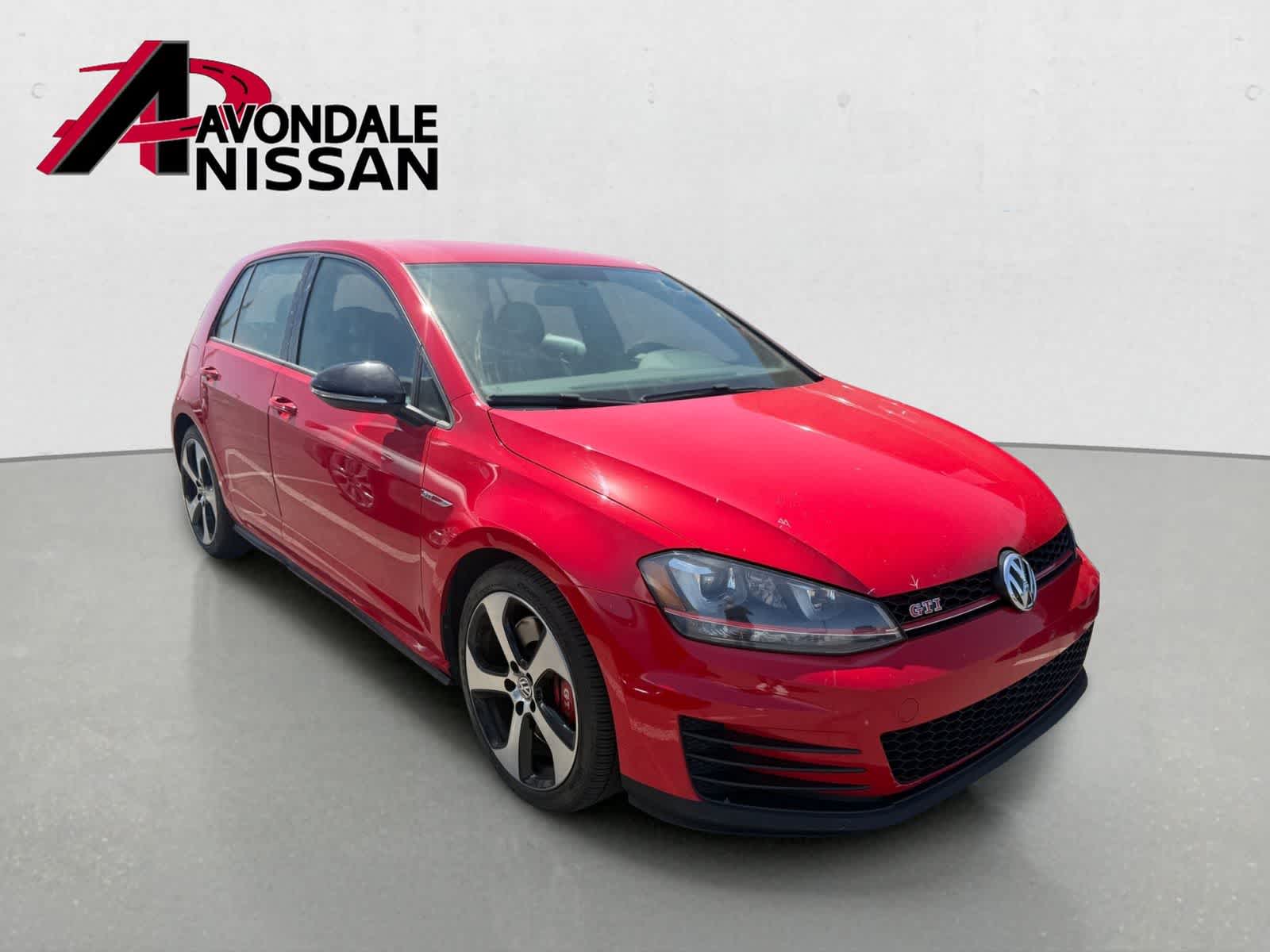 Thumbnail: 2017 Volkswagen Golf - 4