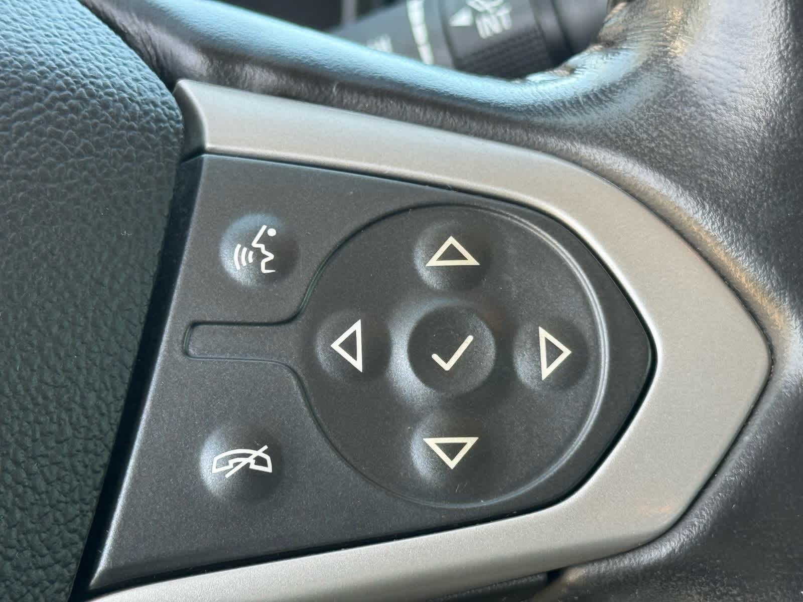 Thumbnail: 2017 Chevrolet Colorado - 22