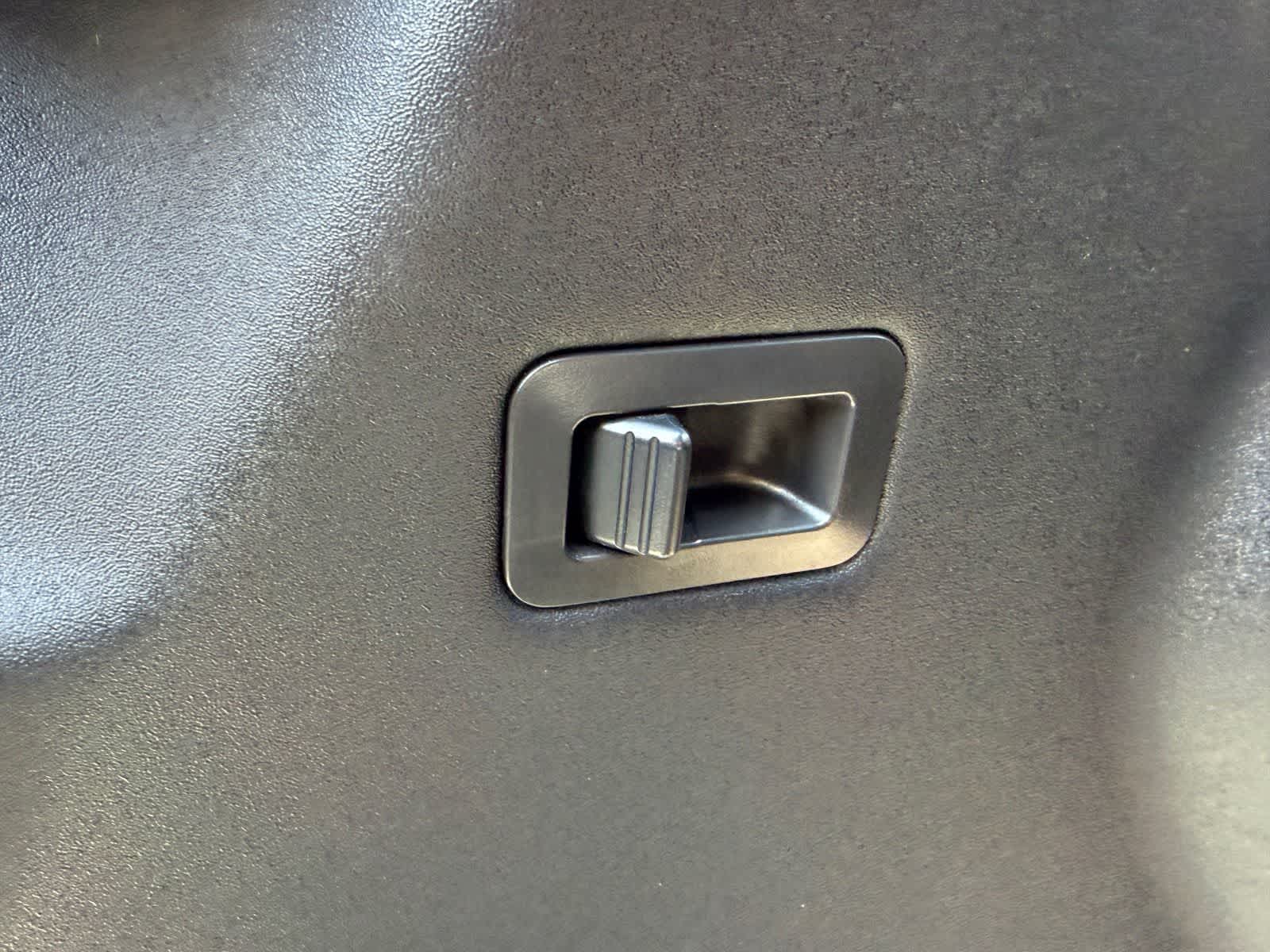 Thumbnail: 2008 Nissan Titan - 8