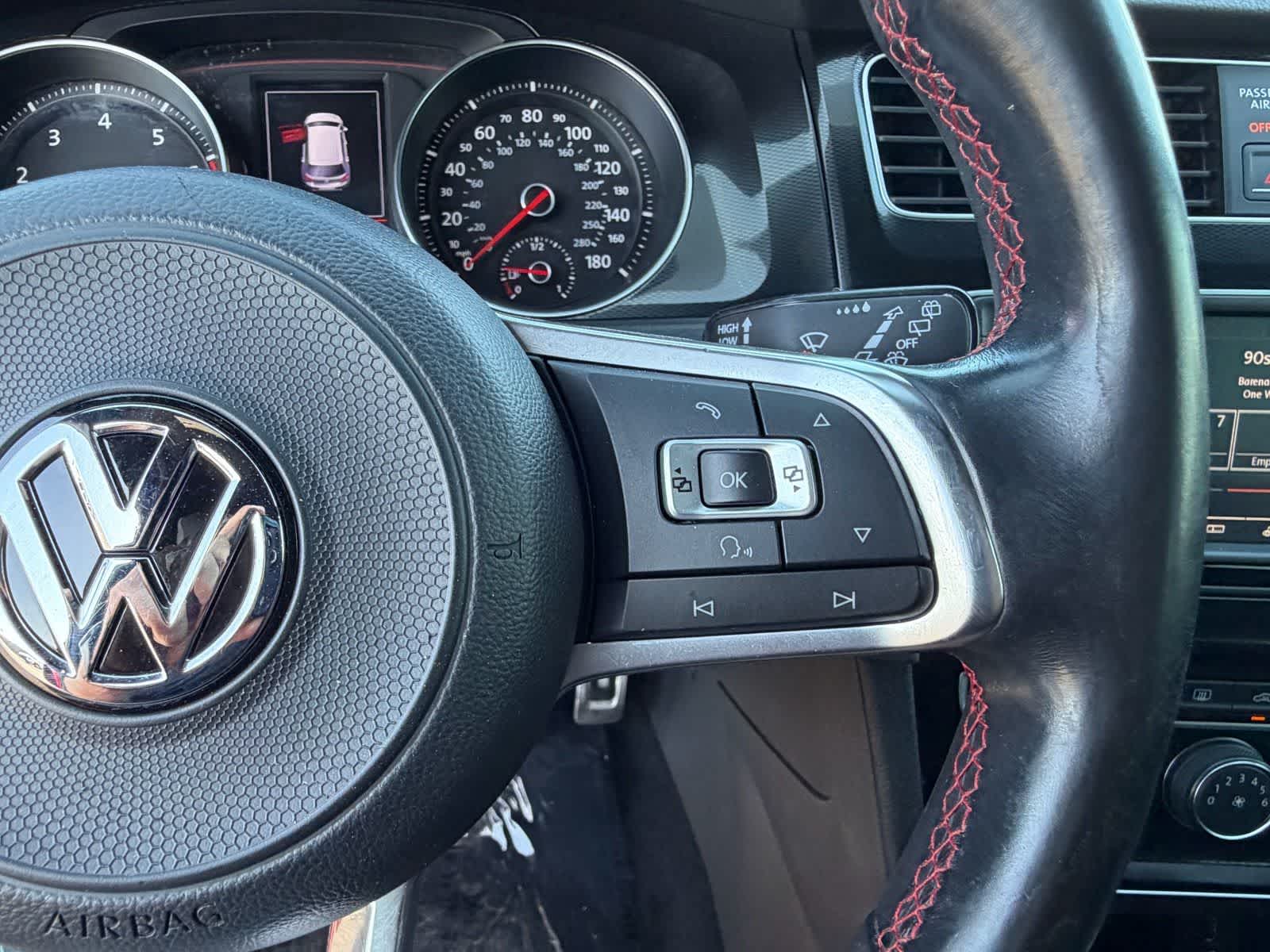 Thumbnail: 2017 Volkswagen Golf - 34