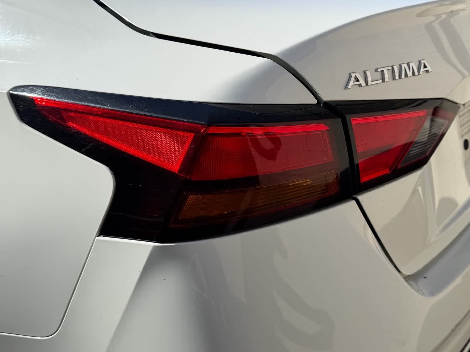 Thumbnail: 2020 Nissan Altima - 15