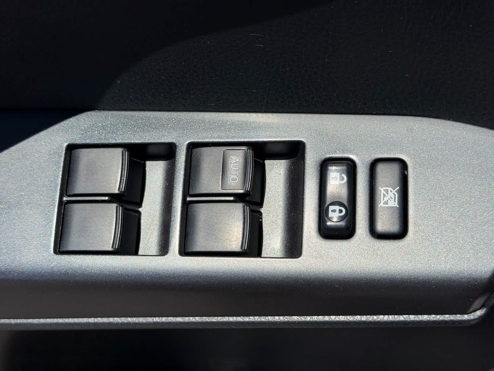 Thumbnail: 2018 Toyota RAV4 - 13