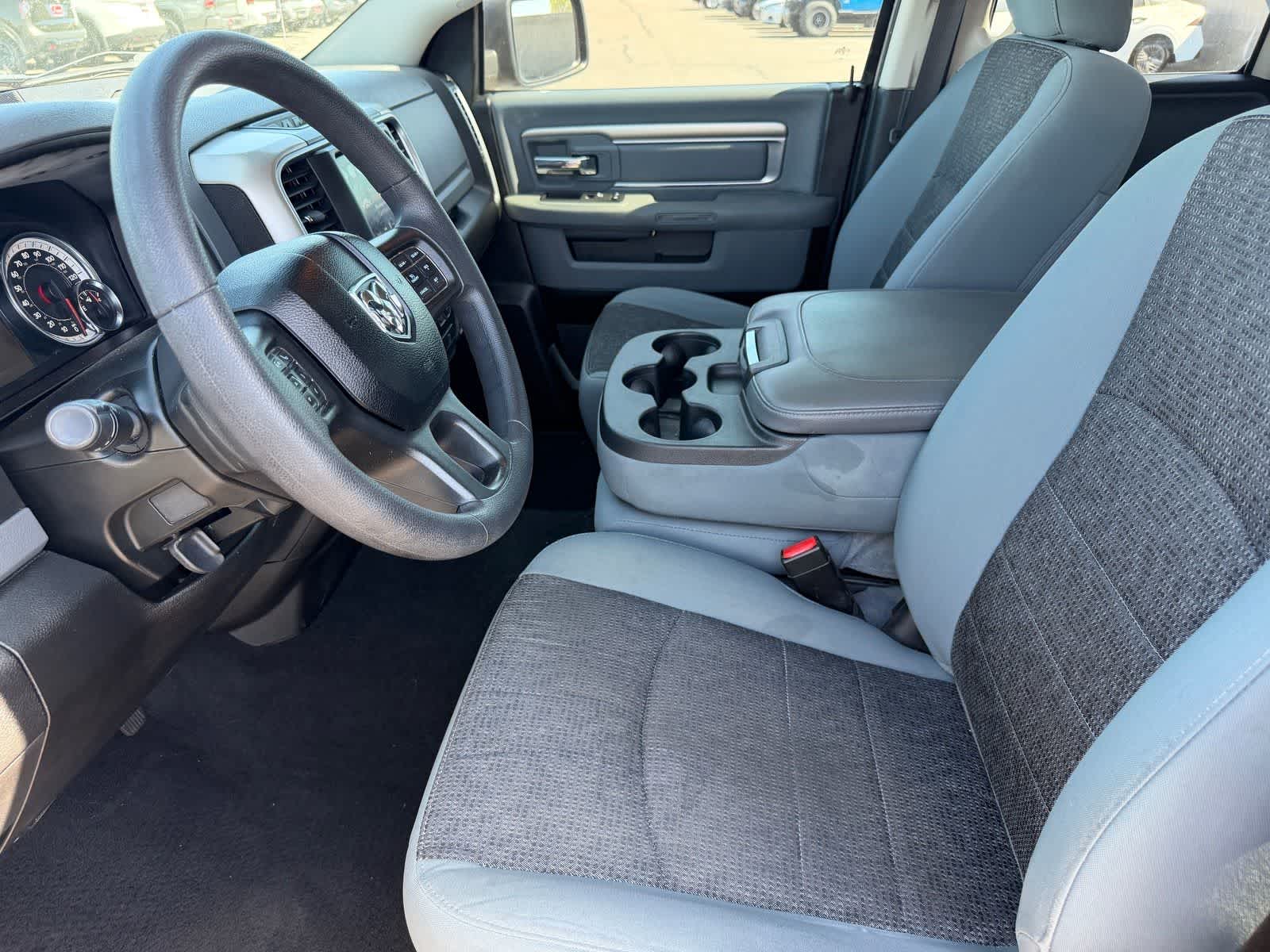 Thumbnail: 2019 RAM 1500 Classic - 14