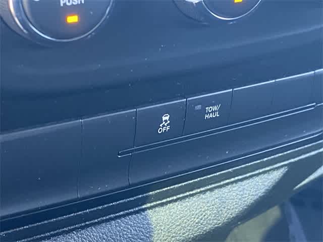 Thumbnail: 2019 RAM 1500 Classic - 21