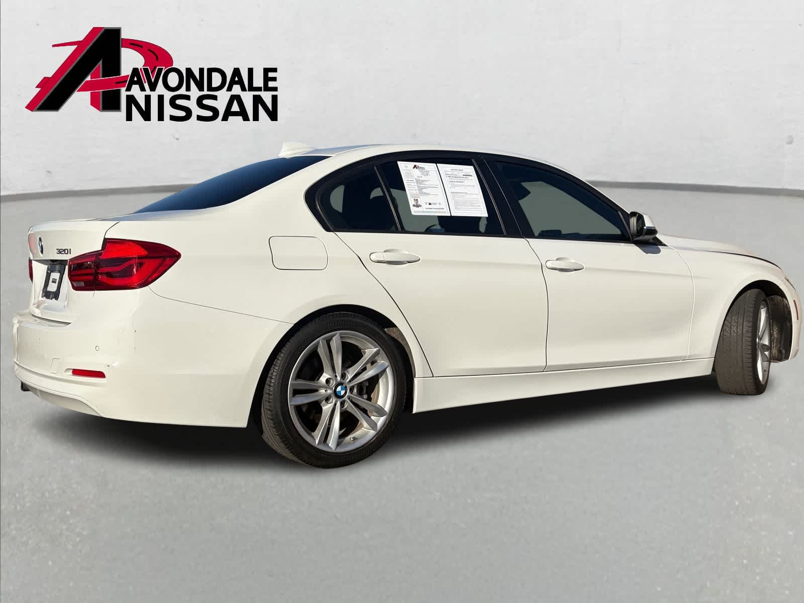 Thumbnail: 2016 BMW 3 Series - 4