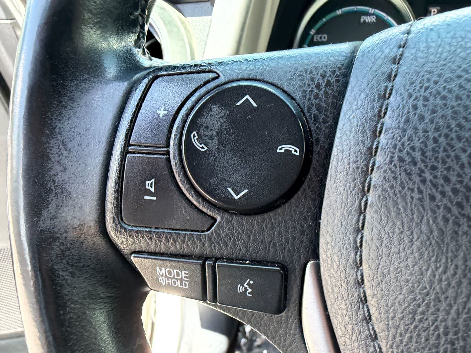 Thumbnail: 2018 Toyota RAV4 - 16