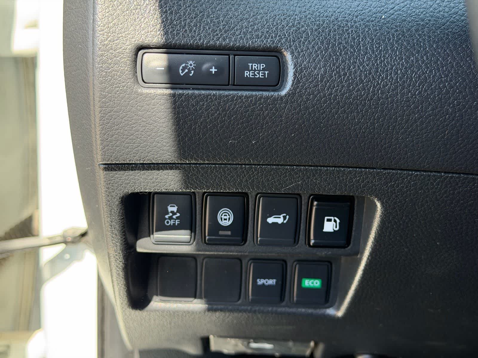 Thumbnail: 2020 Nissan Rogue - 14