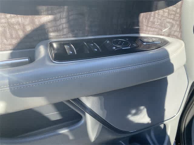 Thumbnail: 2018 Lincoln Navigator - 25