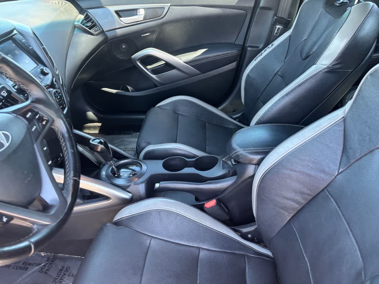 Thumbnail: 2017 Hyundai Veloster - 13