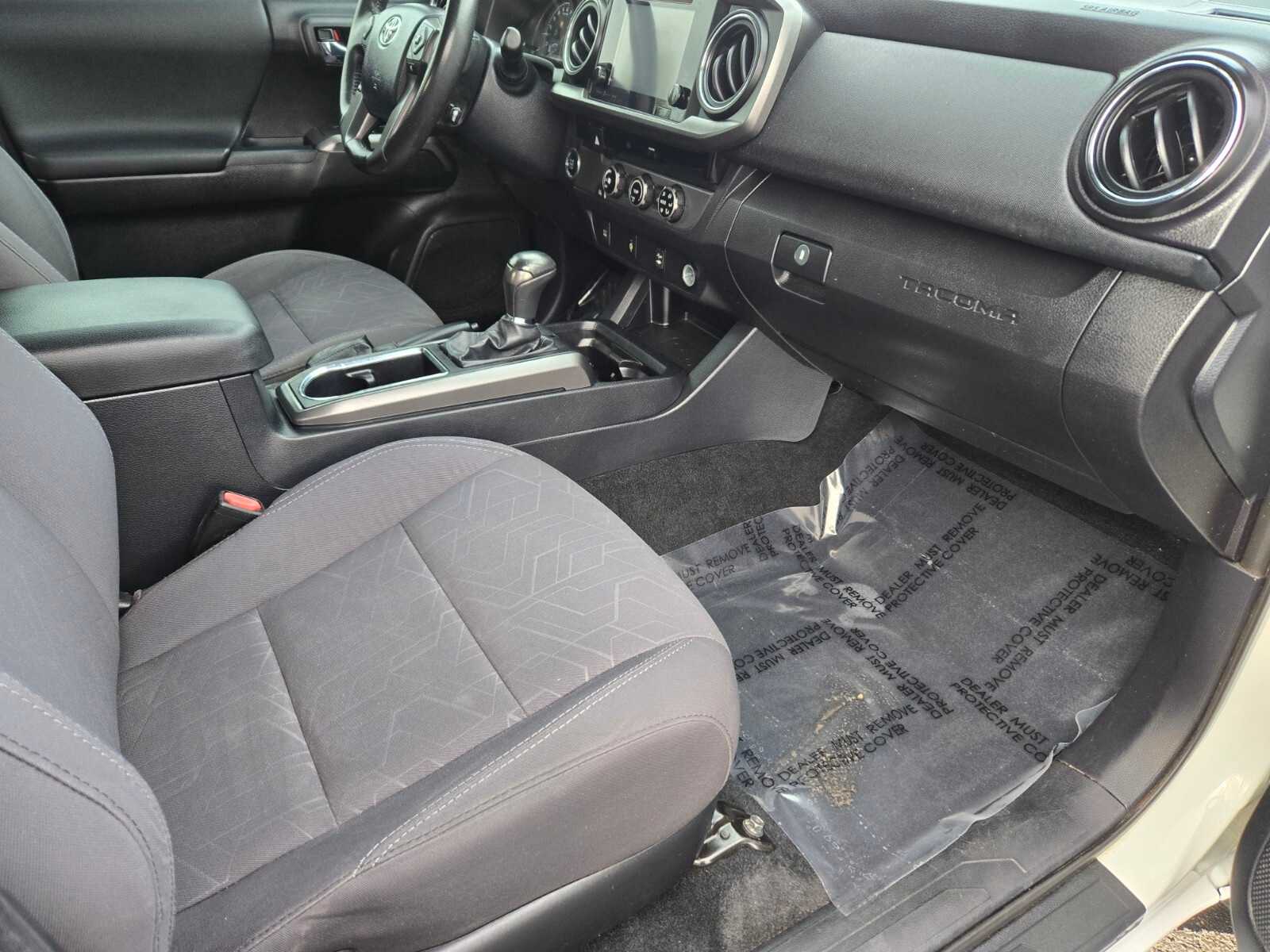 Thumbnail: 2017 Toyota Tacoma - 13