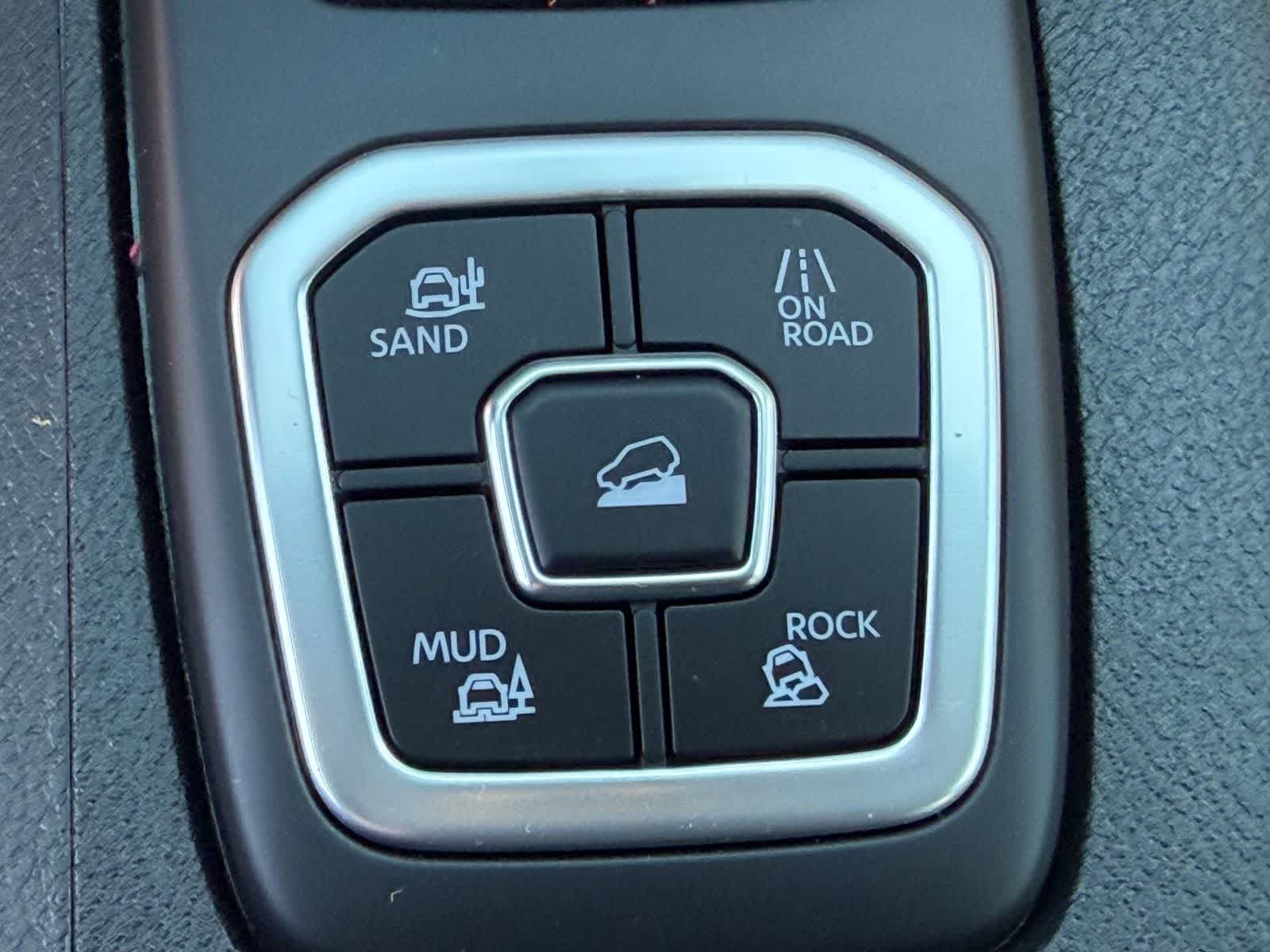 Thumbnail: 2026 Nissan Frontier - 26