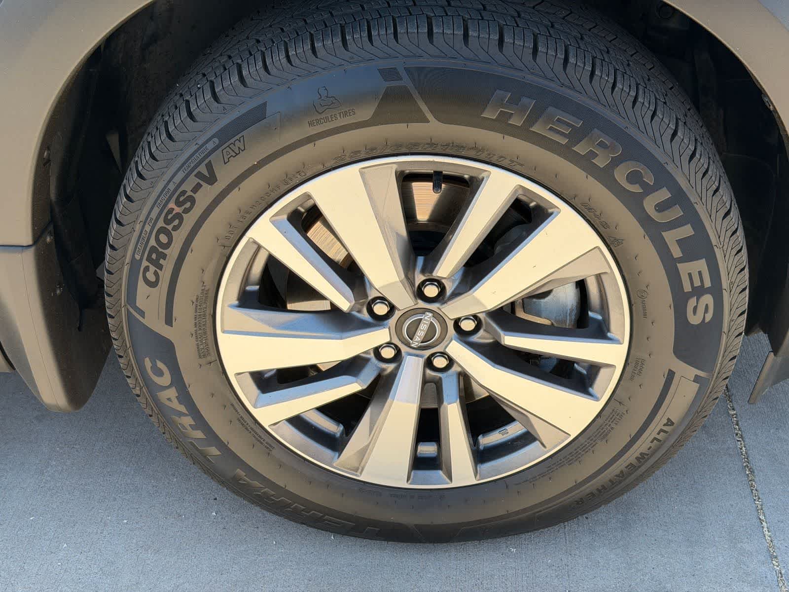 Thumbnail: 2022 Nissan Pathfinder - 8