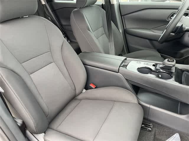 2025 Nissan Rogue S 11