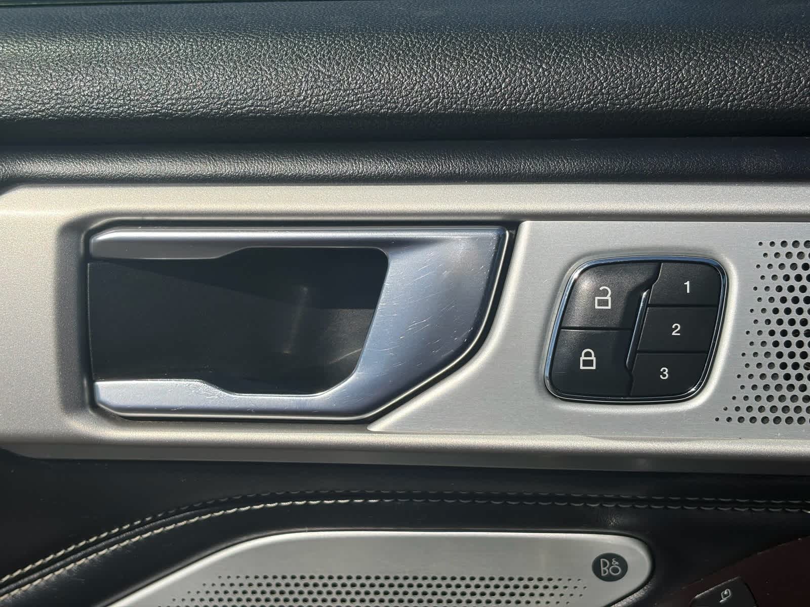 Thumbnail: 2020 Ford Explorer - 15