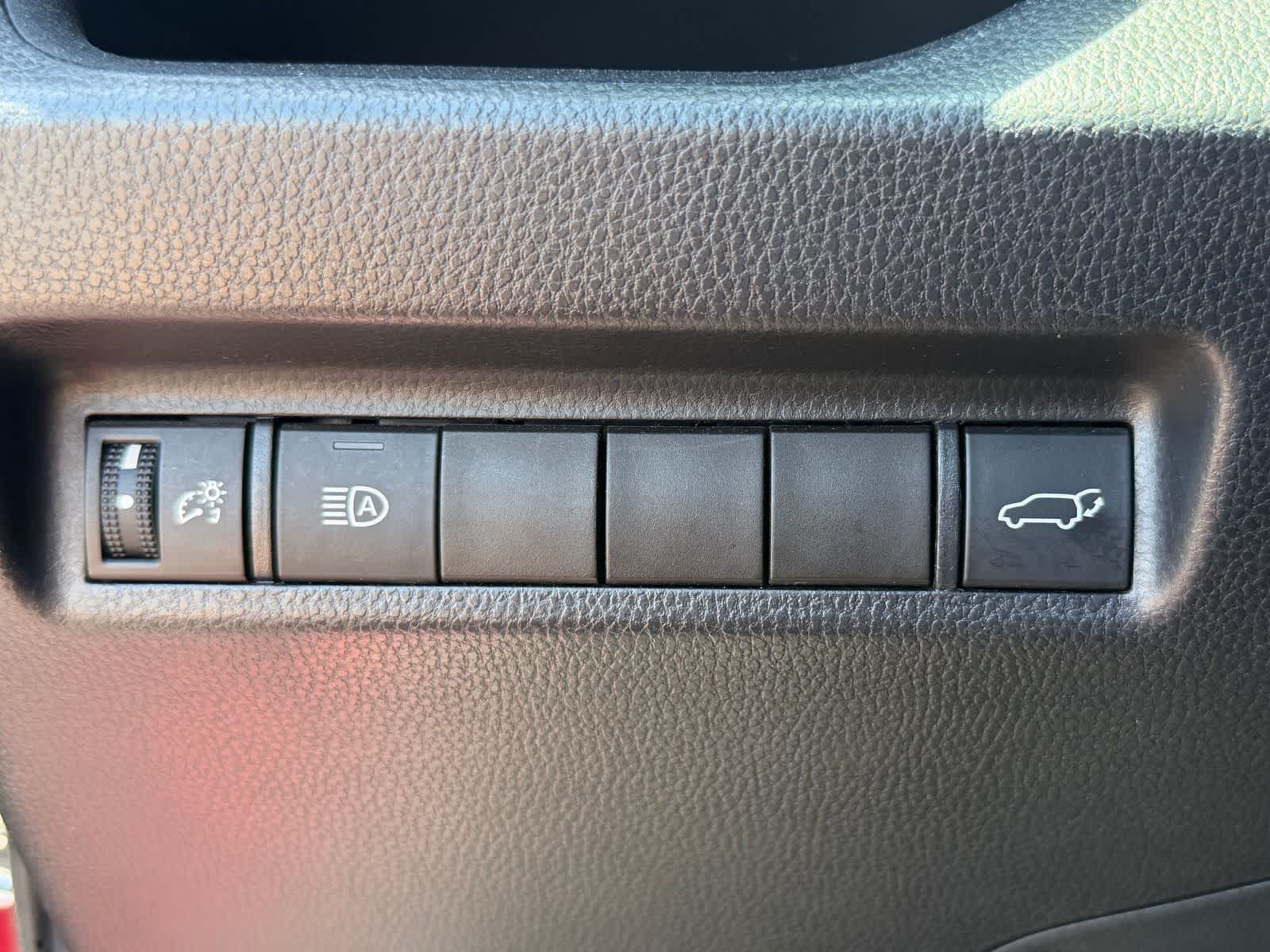 Thumbnail: 2019 Toyota RAV4 - 10