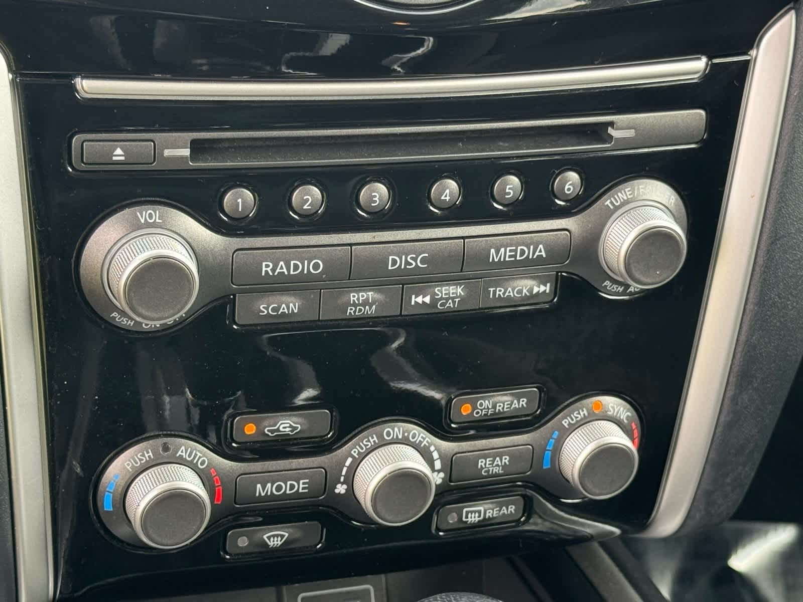 Thumbnail: 2020 Nissan Pathfinder - 28