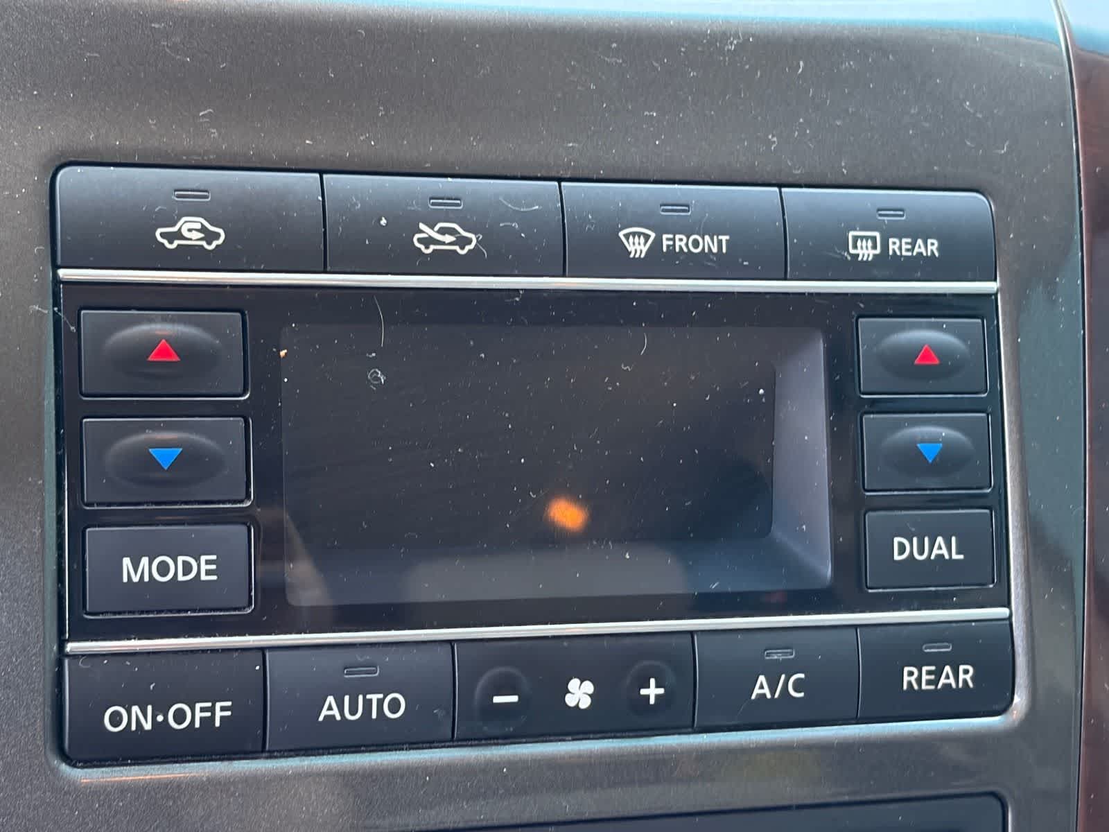 Thumbnail: 2016 Nissan Quest - 16