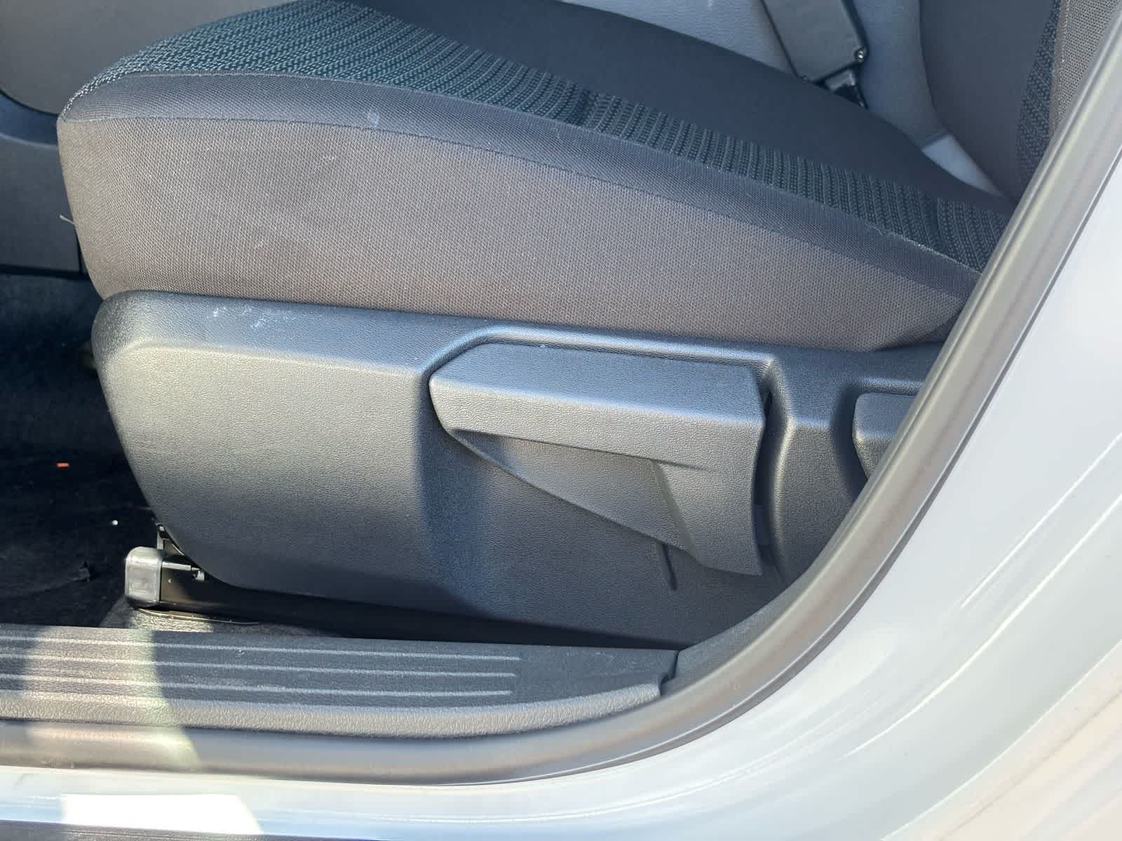 Thumbnail: 2026 Nissan Kicks - 14