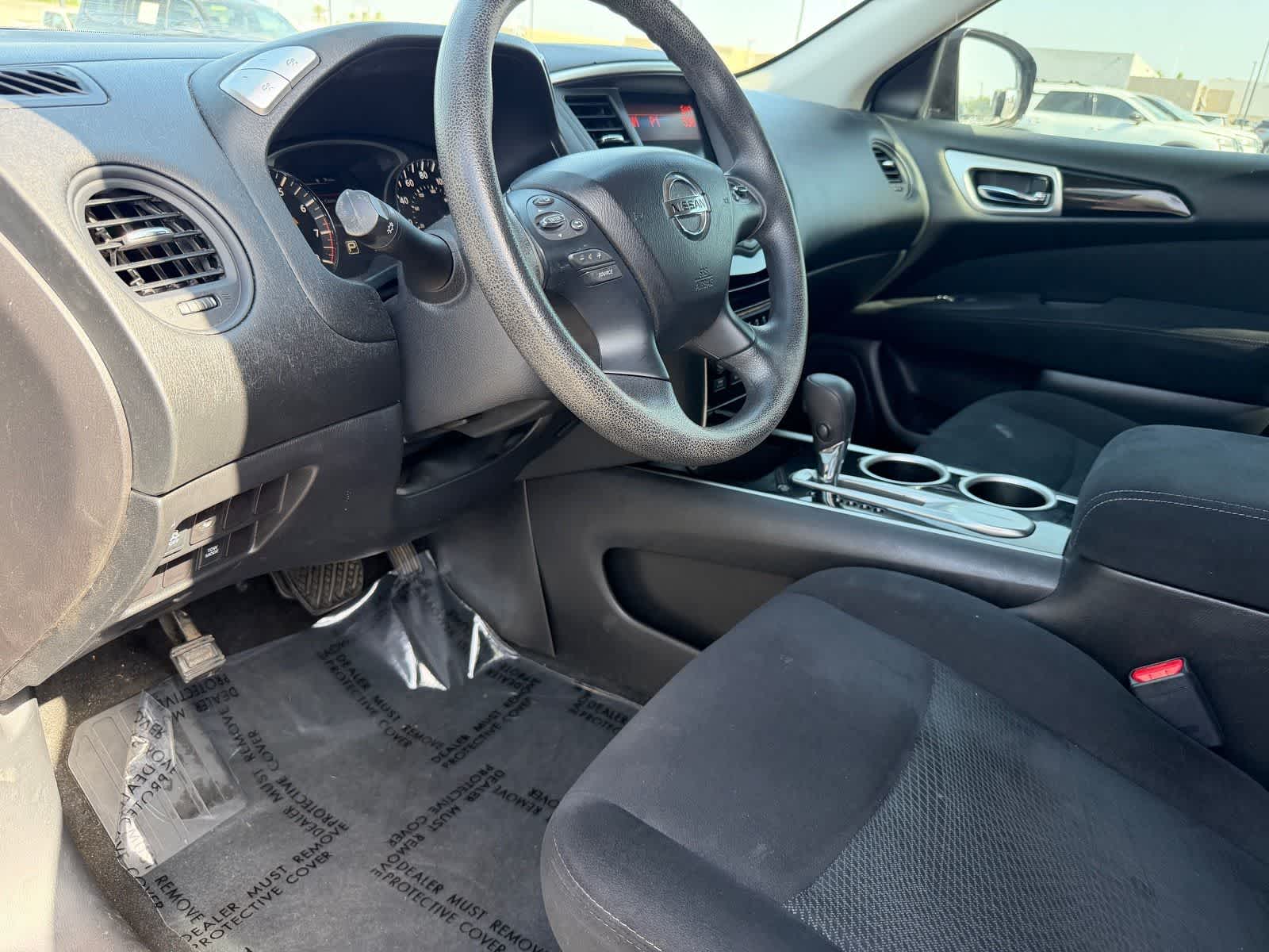 Thumbnail: 2015 Nissan Pathfinder - 2
