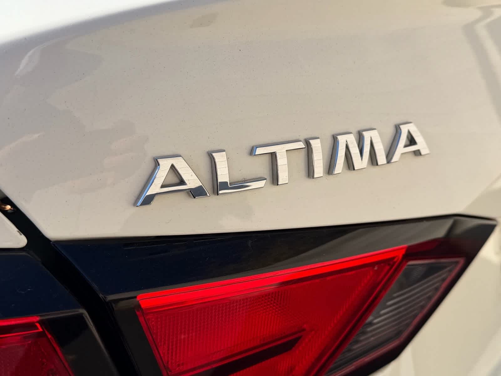 Thumbnail: 2020 Nissan Altima - 16